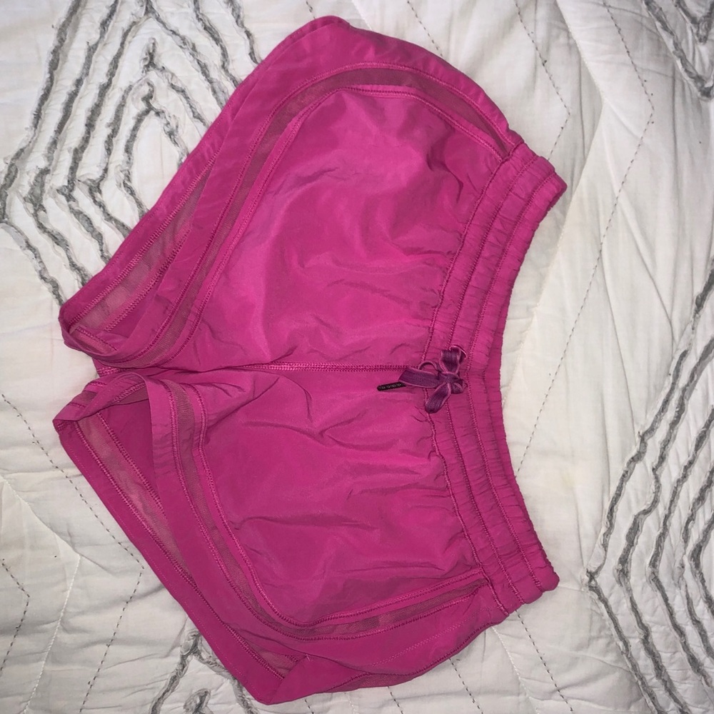 Lululemon Hotty Hot Short High Rise 4”